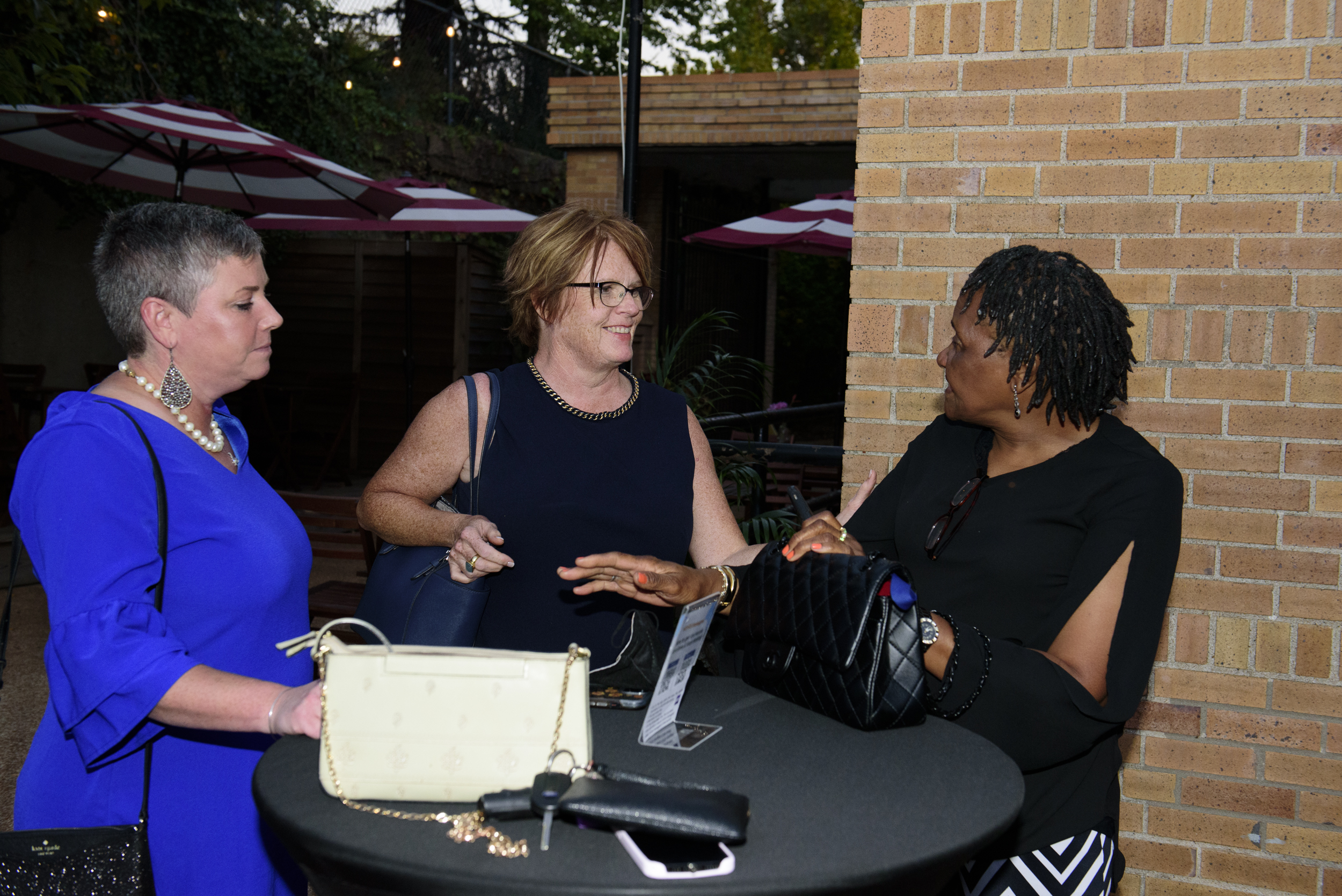 Carolyn Parmer and friends chat at VOYCE Unplugged